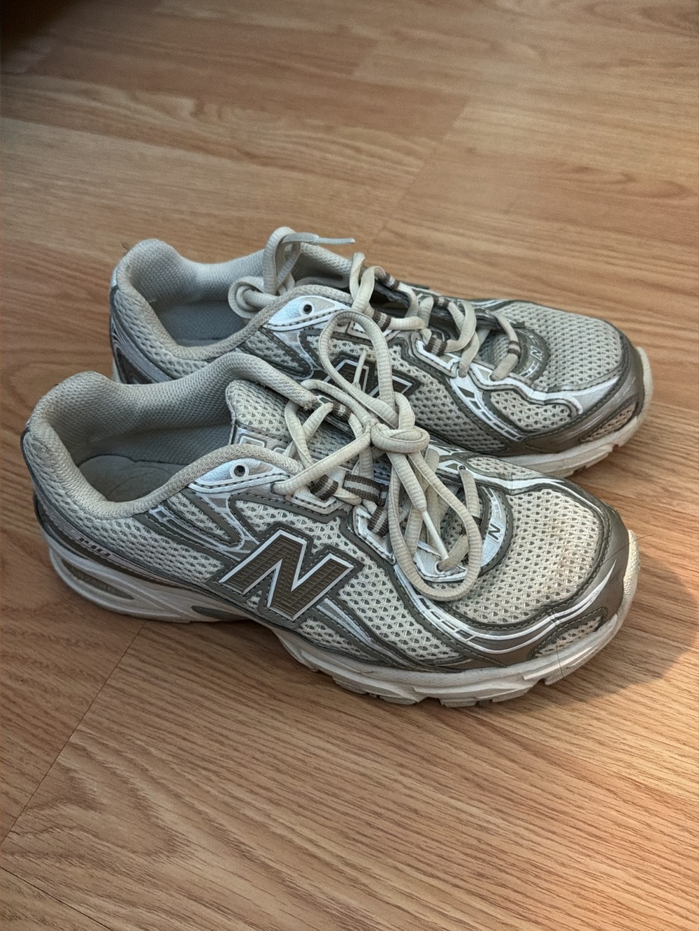 New Balance Women's 740 Mushroom Sneakers sz 7.5